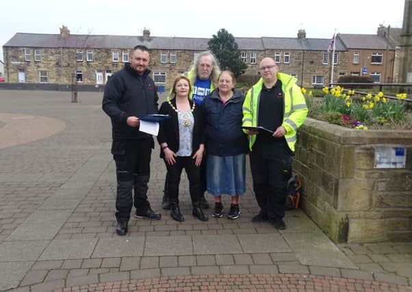Members of Amble Town Council with Stephen Pinchen and Karl Thurm from Alncom.